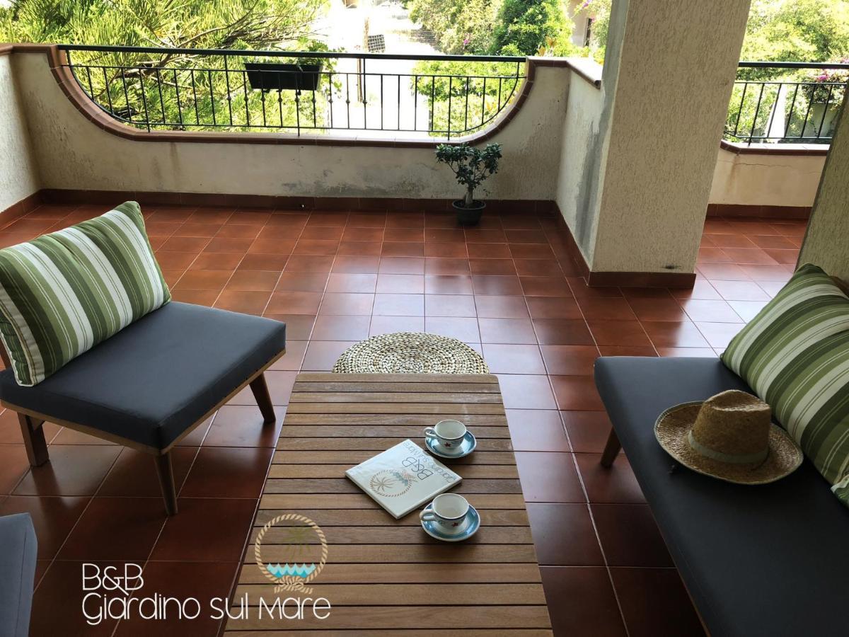 Giardino Sul Mare Acomodação com café da manhã Patti Exterior foto