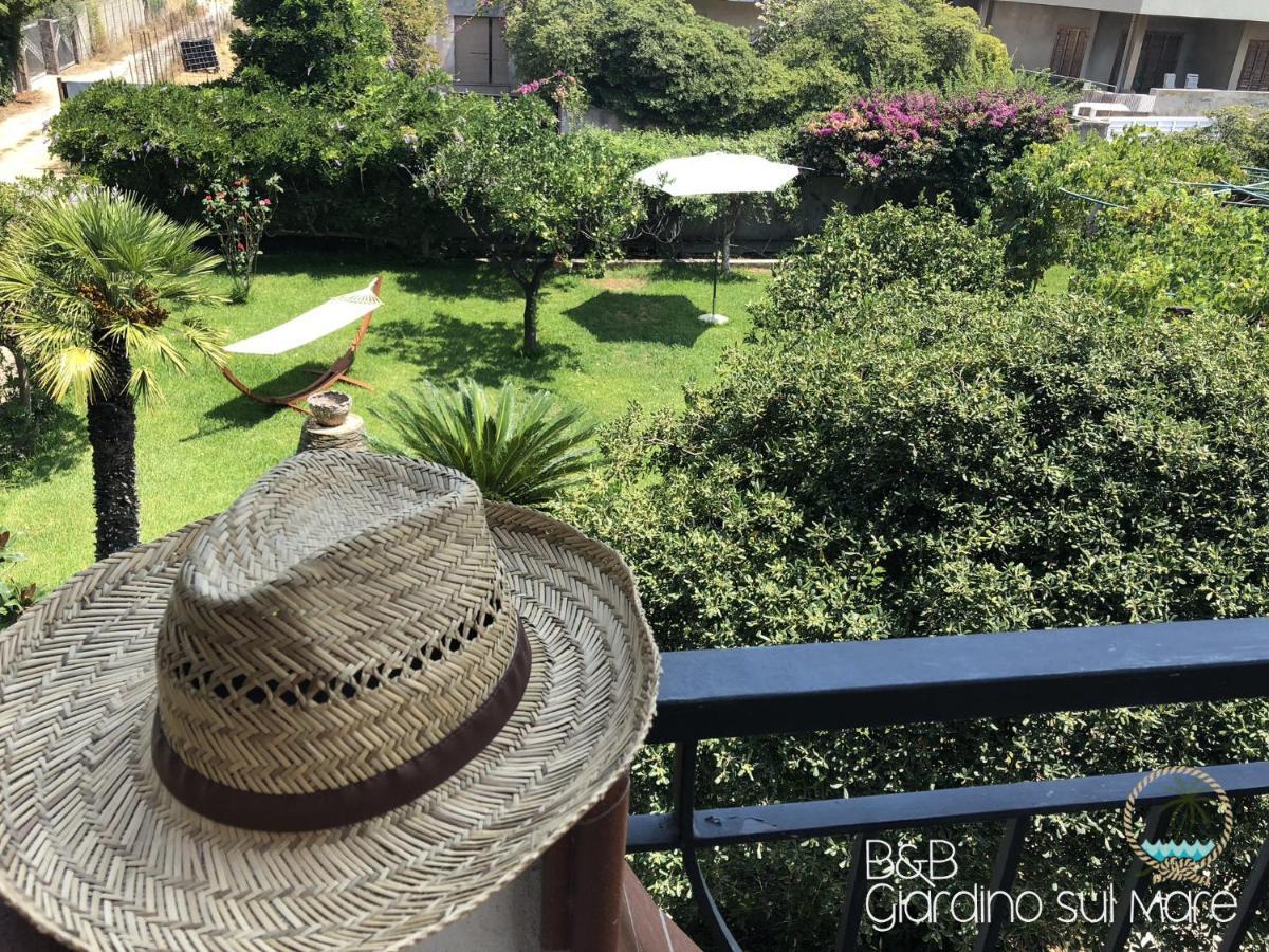 Giardino Sul Mare Acomodação com café da manhã Patti Exterior foto