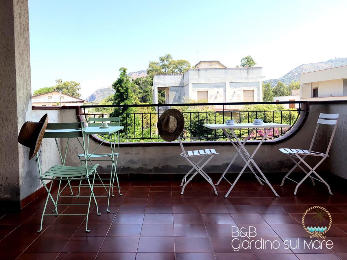 Giardino Sul Mare Acomodação com café da manhã Patti Exterior foto