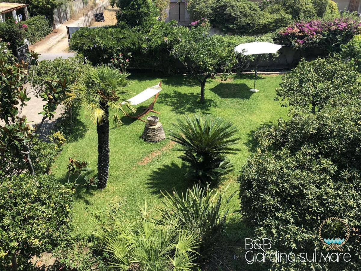 Giardino Sul Mare Acomodação com café da manhã Patti Exterior foto