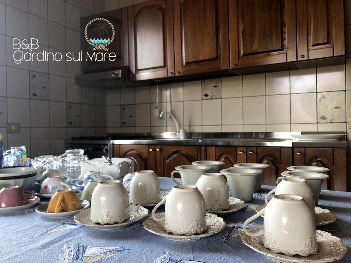 Giardino Sul Mare Acomodação com café da manhã Patti Exterior foto